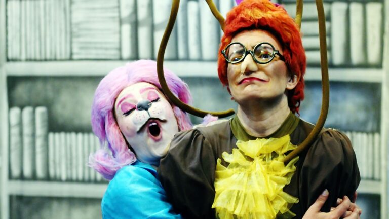 Alameda Teatral volta ao Guaíra para nova temporada de Eba! A extraordinária biblioteca de Alexandria