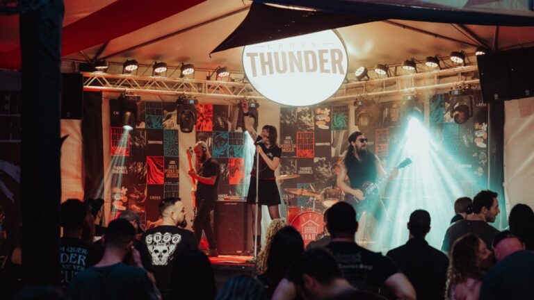 Após estreia lotada, Thunderstruck Originals volta ao Crossroads e reúne nove bandas em Curitiba