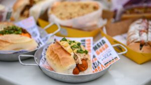 Vinada Cultural está de volta em maio celebrando o clássico pão com vina de Curitiba