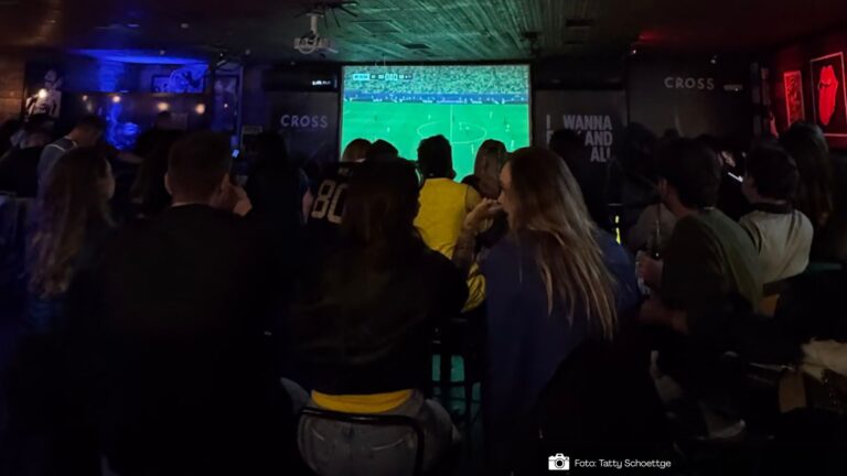 Brasil x Escócia: Crossroads terá entrada gratuita e double de chope para jogo decisivo nesta quarta-feira