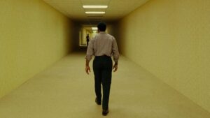 “Backrooms” troca o mistério pelo óbvio e esvazia sua própria proposta