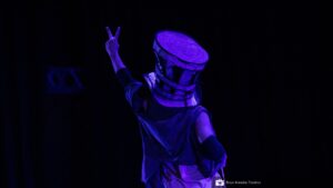 Dança-teatro paranaense “DOCE²” ocupa o histórico Teatro de Arena Eugênio Kusnet em São Paulo