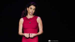 Comédia “Da Puberdade à Menopausa”, com Angela Dippe, tem apresentações no Guairinha
