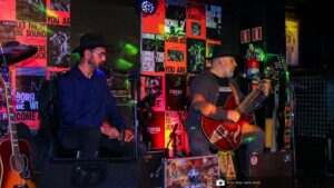 Acoustics & Classics: quatro quintas para redescobrir clássicos em voz e violão no Crossroads em agosto