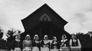 “As Bruxas de Salém” chega ao Teatro Bom Jesus com ingresso social em prol da proteção animal