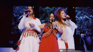 “As Amazônias” reúne Aíla, Djuena Tikuna e Patrícia Bastos em temporada na CAIXA Cultural Curitiba