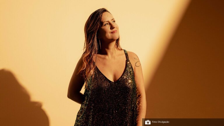 Estrela Leminski revela canções inéditas do pai no álbum Completamente Poeta