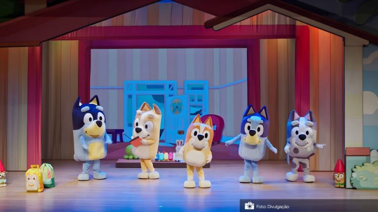 Dia das Crianças tem sessão especial de Bluey Ao Vivo, Diversão em Família! no Teatro Claro Mais SP