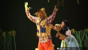 “O Mágico de Oz” leva aventura e fantasia ao Teatro Regina Vogue, em Curitiba