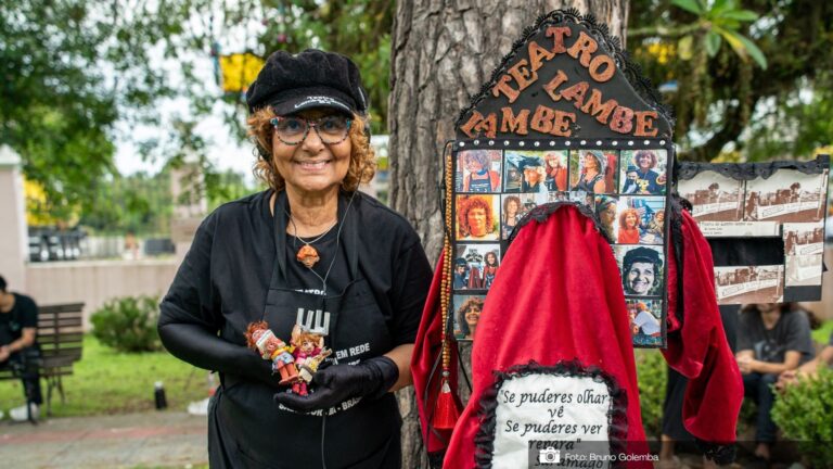 3ª Bienal de Teatro Lambe-Lambe leva apresentações gratuitas  para diversos espaços de Curitiba até o dia 22 de outubro
