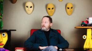 A Cena Cínica reabre o laboratório do humor de Mauro Zanatta em Curitiba