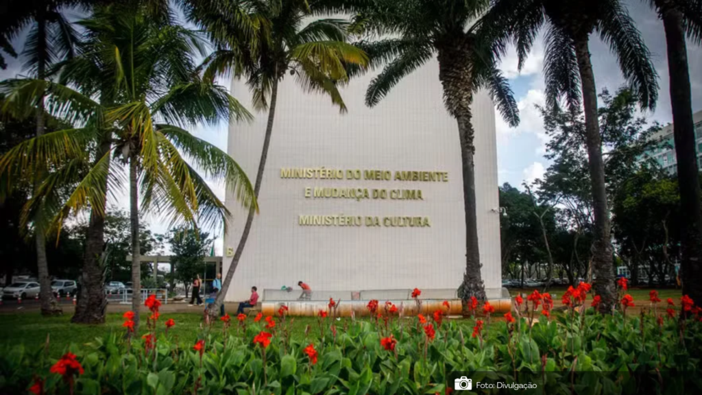 Cultura: Por que sempre na mira do Bolsonarismo?