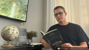 Obra aborda fé e razão sob a ótima de um alienígena em novo sci-fi brasileiro
